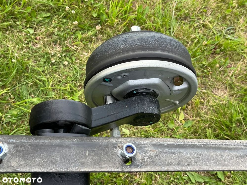 KOMPLET DWIE JAK NOWE OSIE HAMOWANE OŚ HAMOWANA 2x 1350KG DO LAWETY PRZYCZEPY KNOTT VGB 13 5x112 ZREGENEROWANE - 10