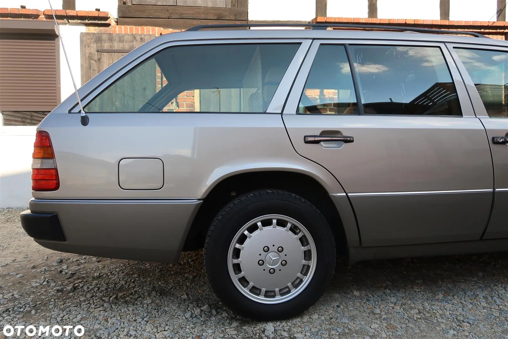Mercedes-Benz W124 (1984-1993) - 12