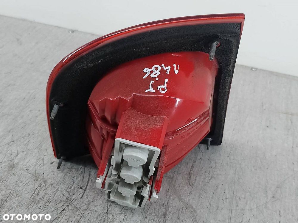 LAMPA TYLNA PRAWA SKODA OCTAVIA I FL 1U6945096 1U6945112 LIFTBACK - 7