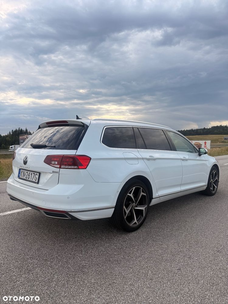 Volkswagen Passat 2.0 TDI EVO Elegance DSG - 4