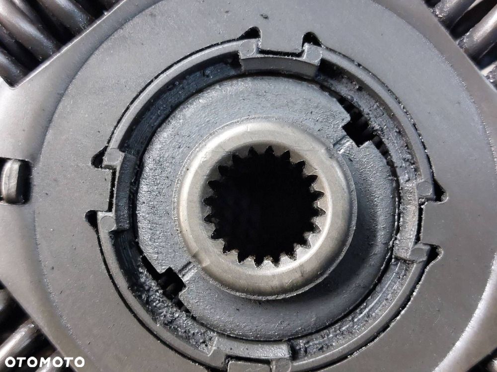 SPRZĘGŁO TARCZA + DOCISK + ŁOŻYSKO OPOROWE FIAT PANDA II 1.3 JTD - 4