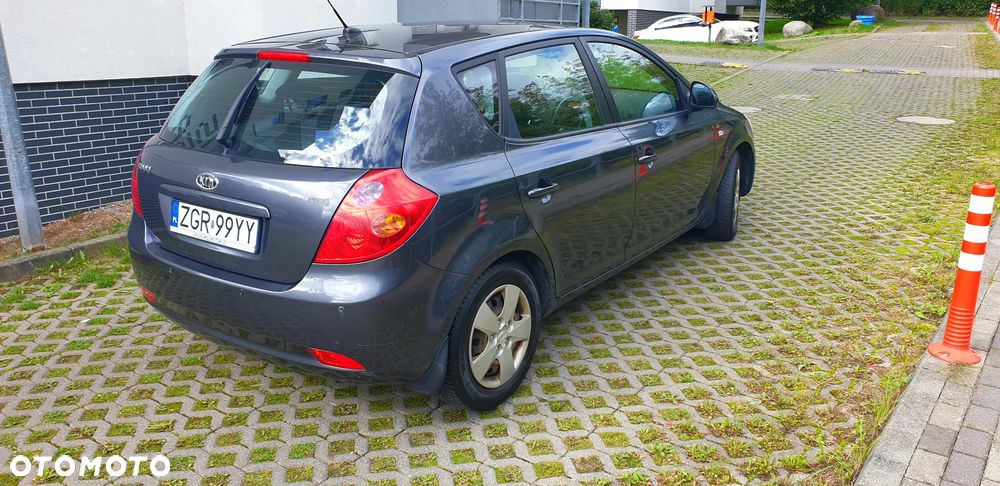 Kia Ceed - 5