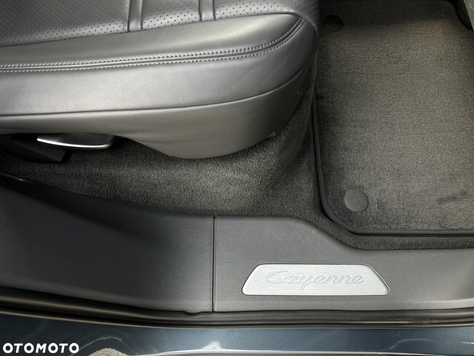 Porsche Cayenne Standard - 19