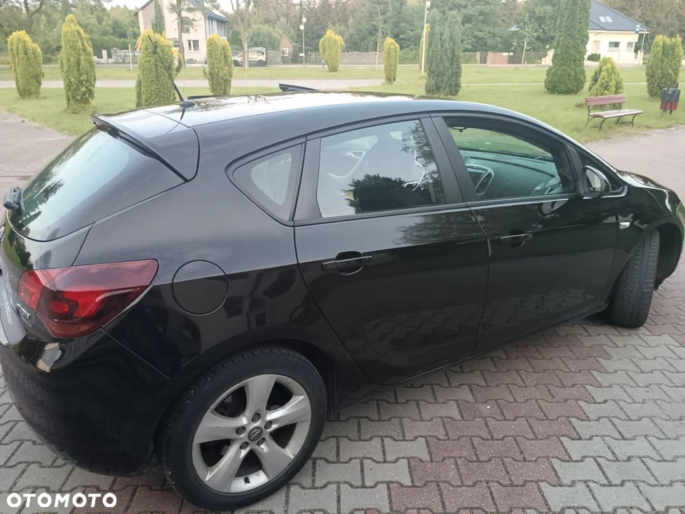 Opel Astra 1.6 Turbo 150 Jahre - 2