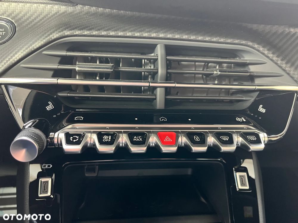 Peugeot 208 1.2 mHEV GT - 27