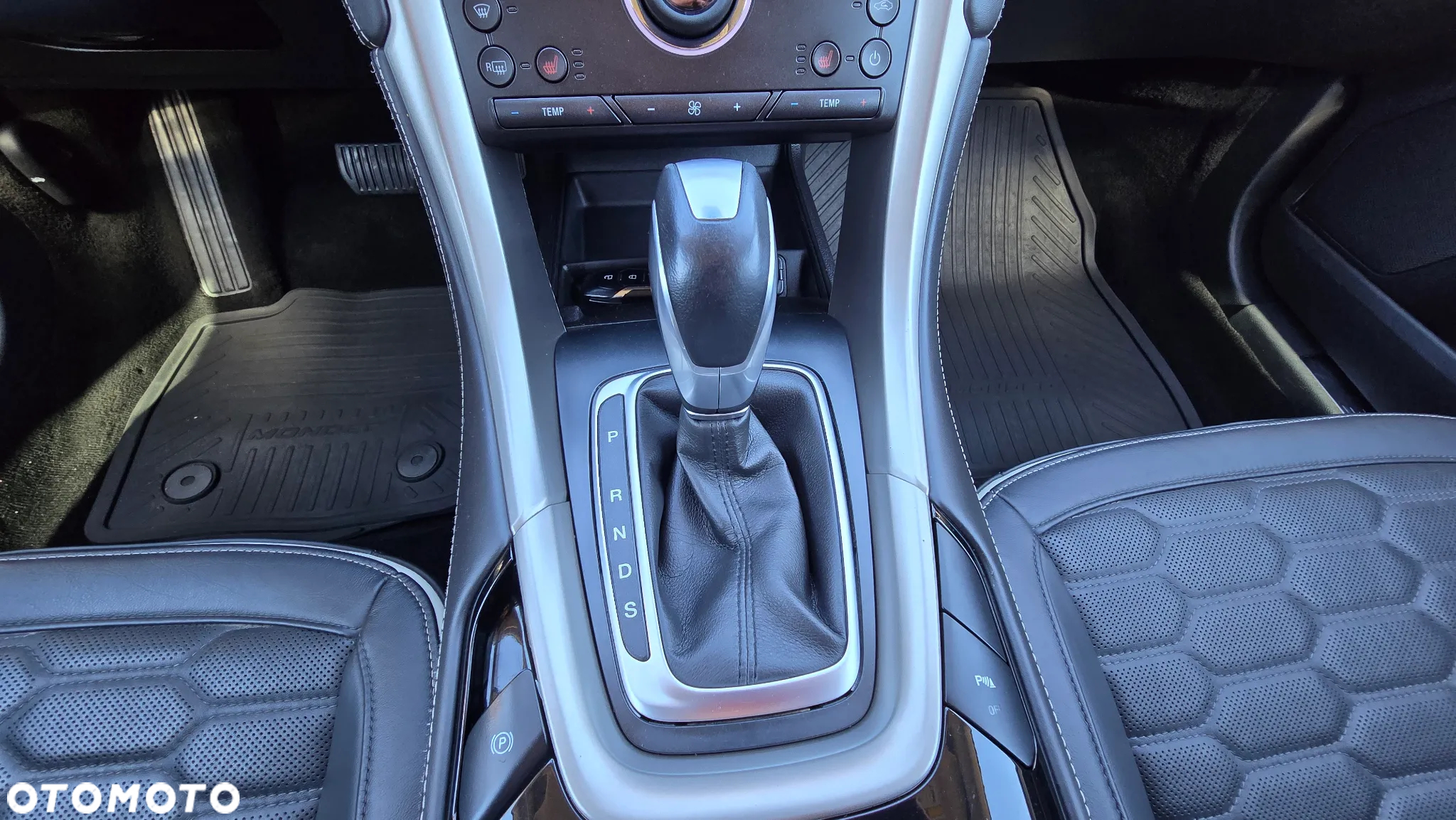 Ford Mondeo Vignale 2.0 EcoBoost - 39