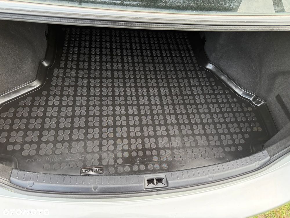 Toyota Avensis 1.8 Premium MS - 17