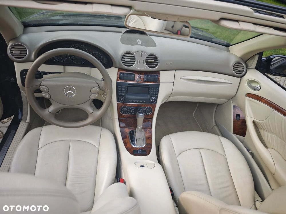 Mercedes-Benz CLK - 27