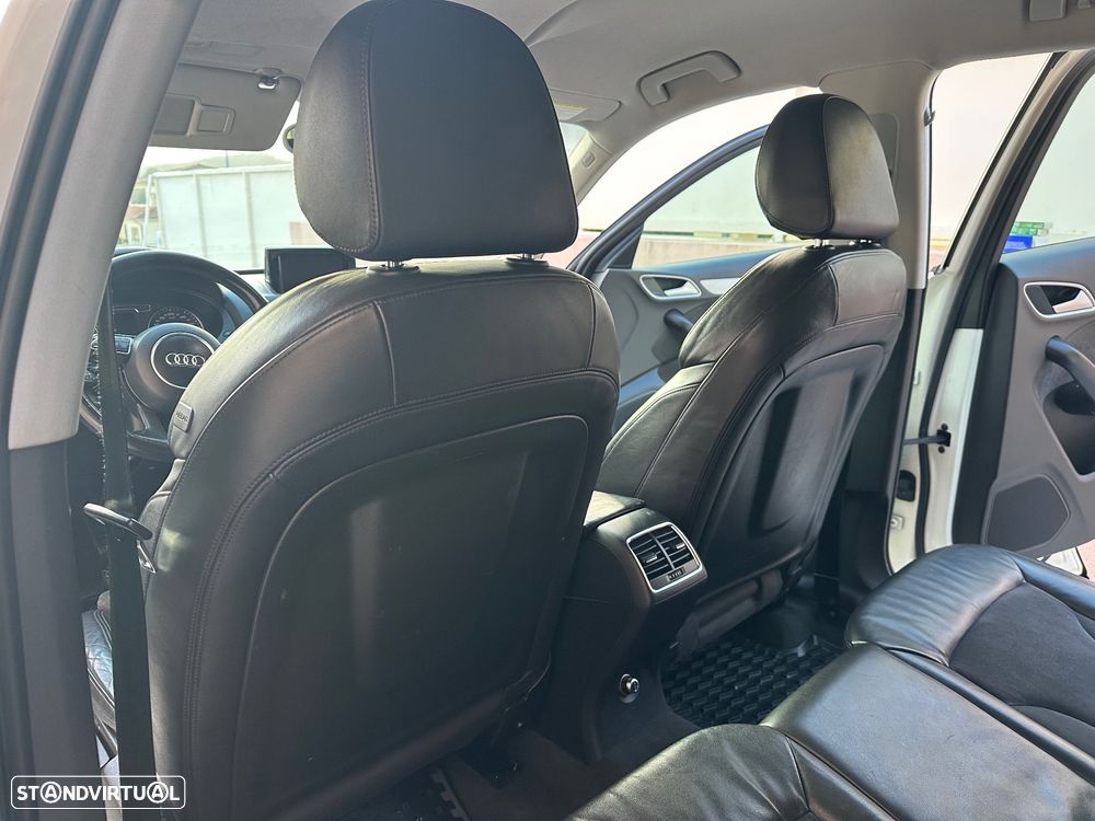 Audi Q3 2.0 TDI S-line - 14