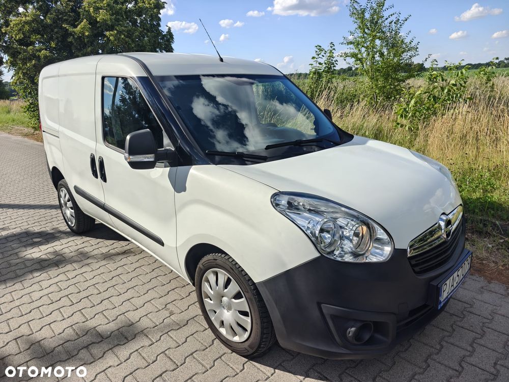 Opel COMBO - 1