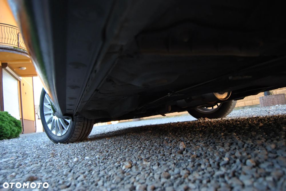 Toyota Yaris 1.33 VVT-i Executive - 38