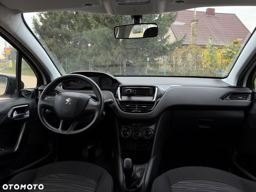 Peugeot 208 - 25