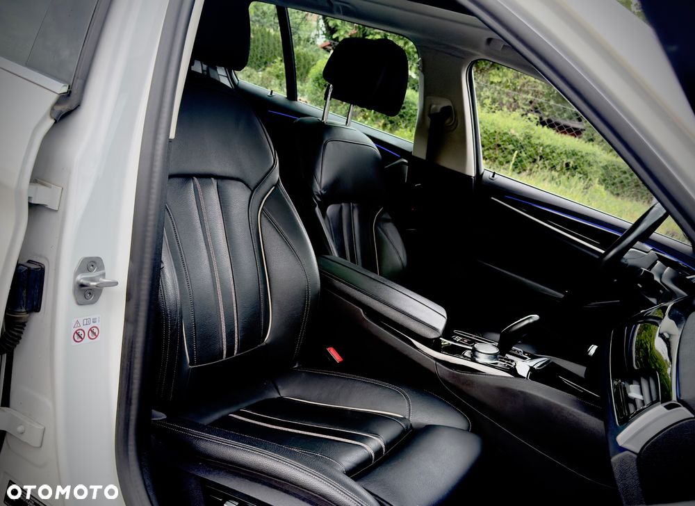BMW Seria 5 530d xDrive mHEV Luxury Line - 26
