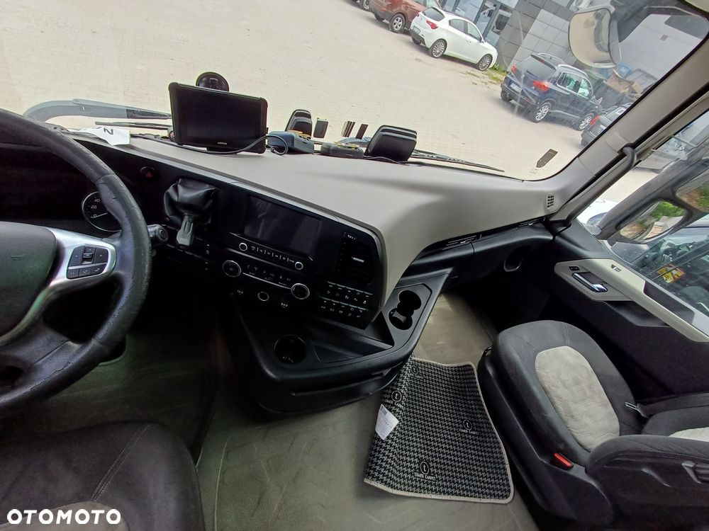 Ford F-MAX - 7
