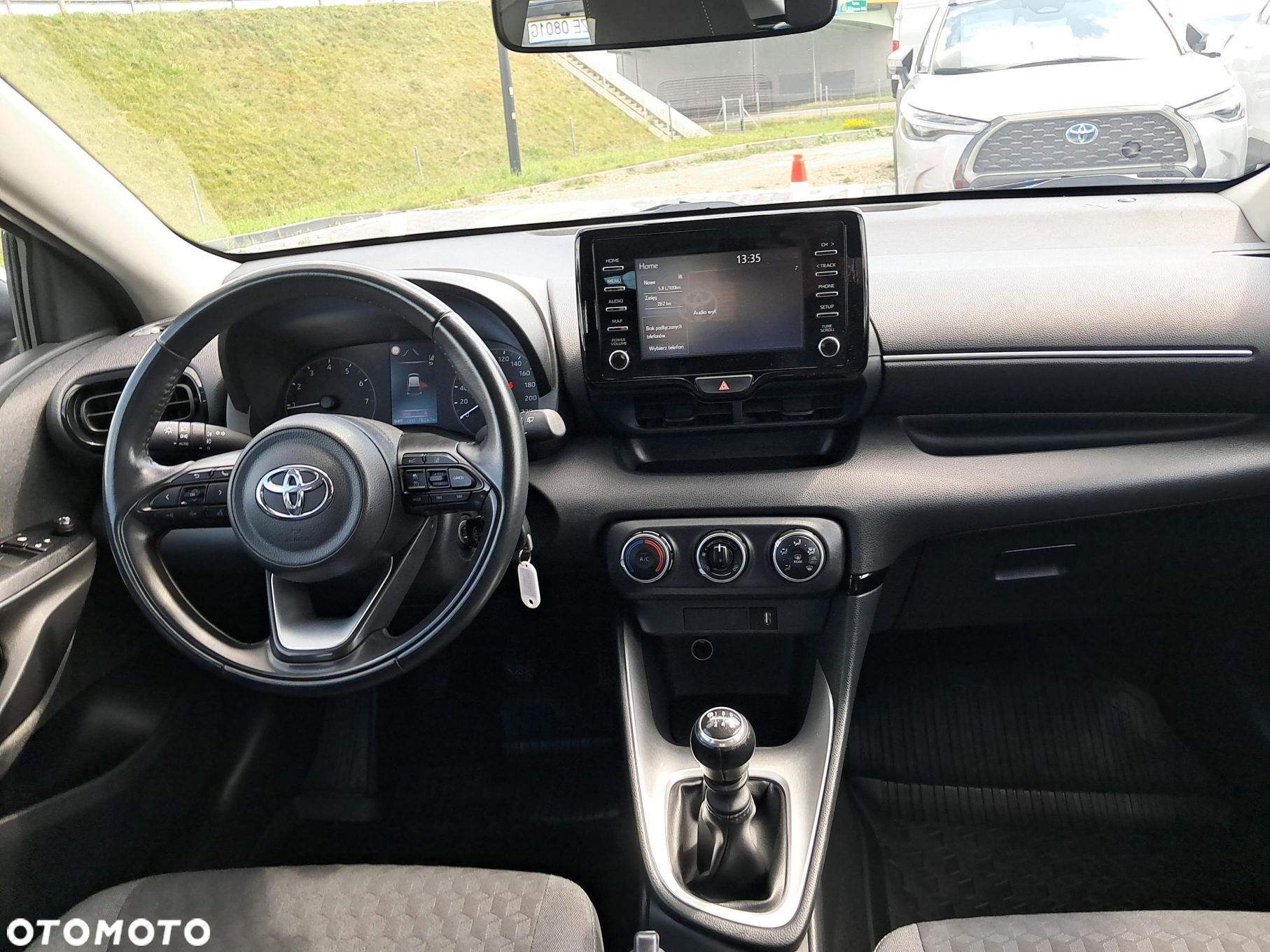 Toyota Yaris - 12