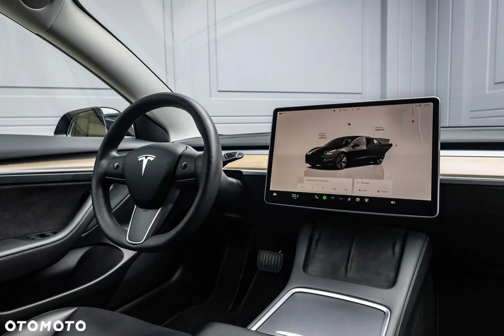 Tesla Model 3 - 6