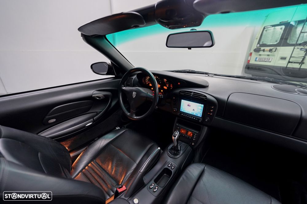 Porsche 911 (996) Carrera Cabrio - 7