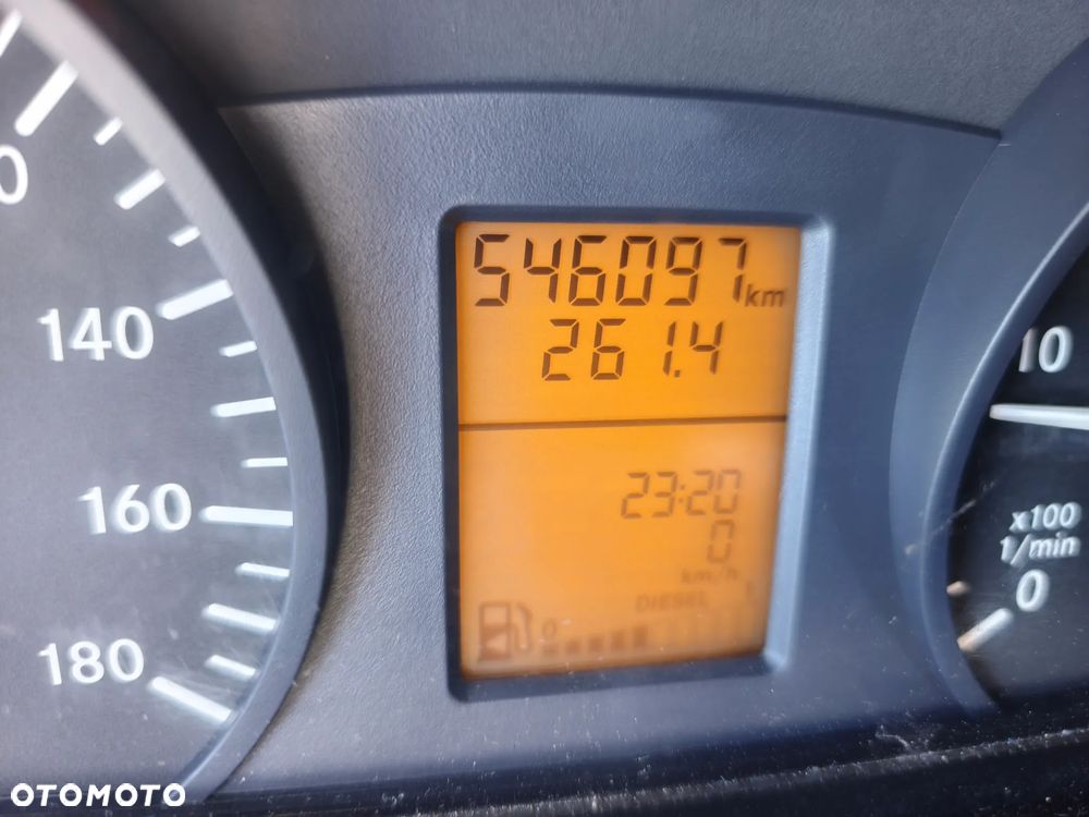 Mercedes-Benz Sprinter - 25