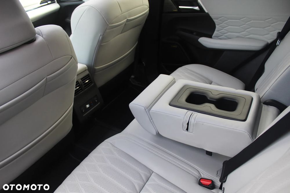 Mitsubishi Outlander - 13