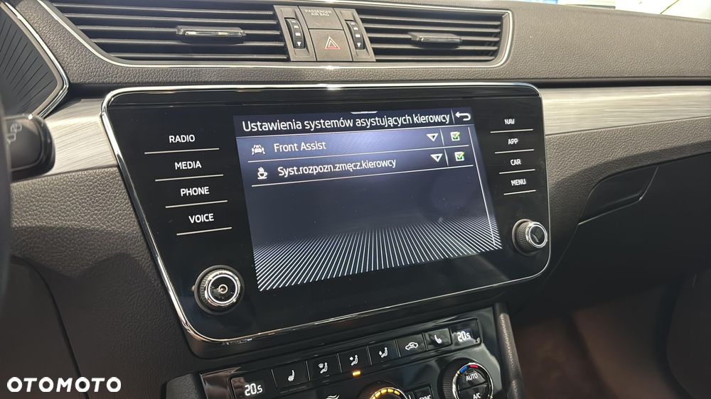 Skoda Superb 1.5 TSI Ambition DSG - 22