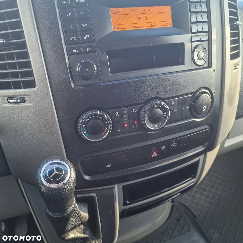 Mercedes-Benz Sprinter - 11
