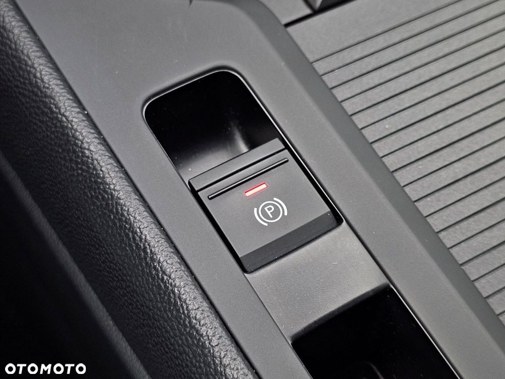 Skoda Superb 2.0 TDI SCR Essence DSG - 29