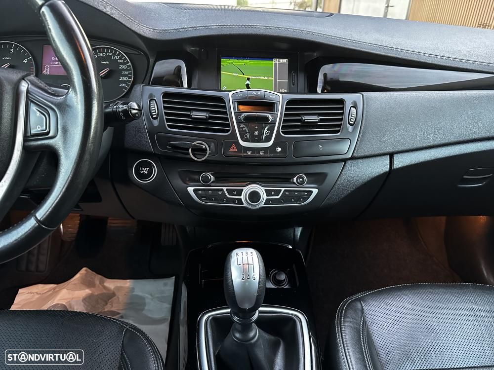 Renault Laguna Break 2.0 dCi Initiale - 25