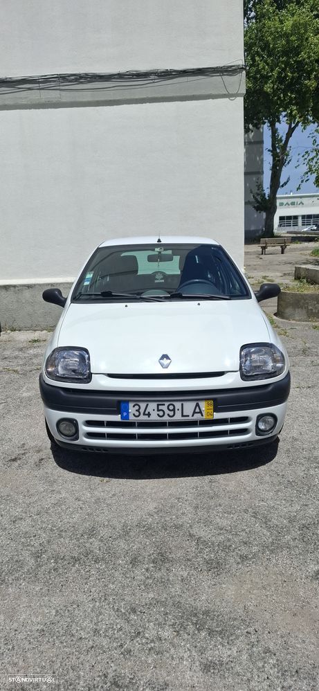 Renault Clio 1.2 RN - 1
