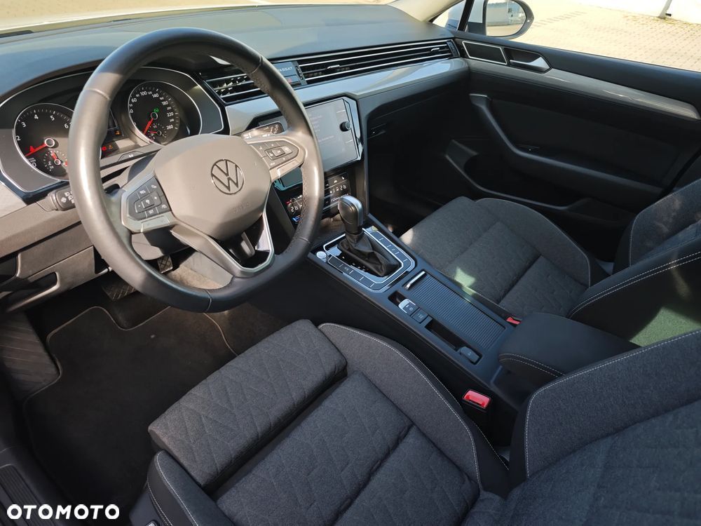 Volkswagen Passat Variant 2.0 TSI Business DSG - 9