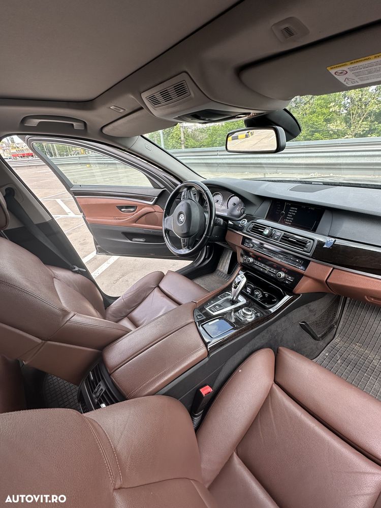 BMW Seria 5 525d xDrive - 9