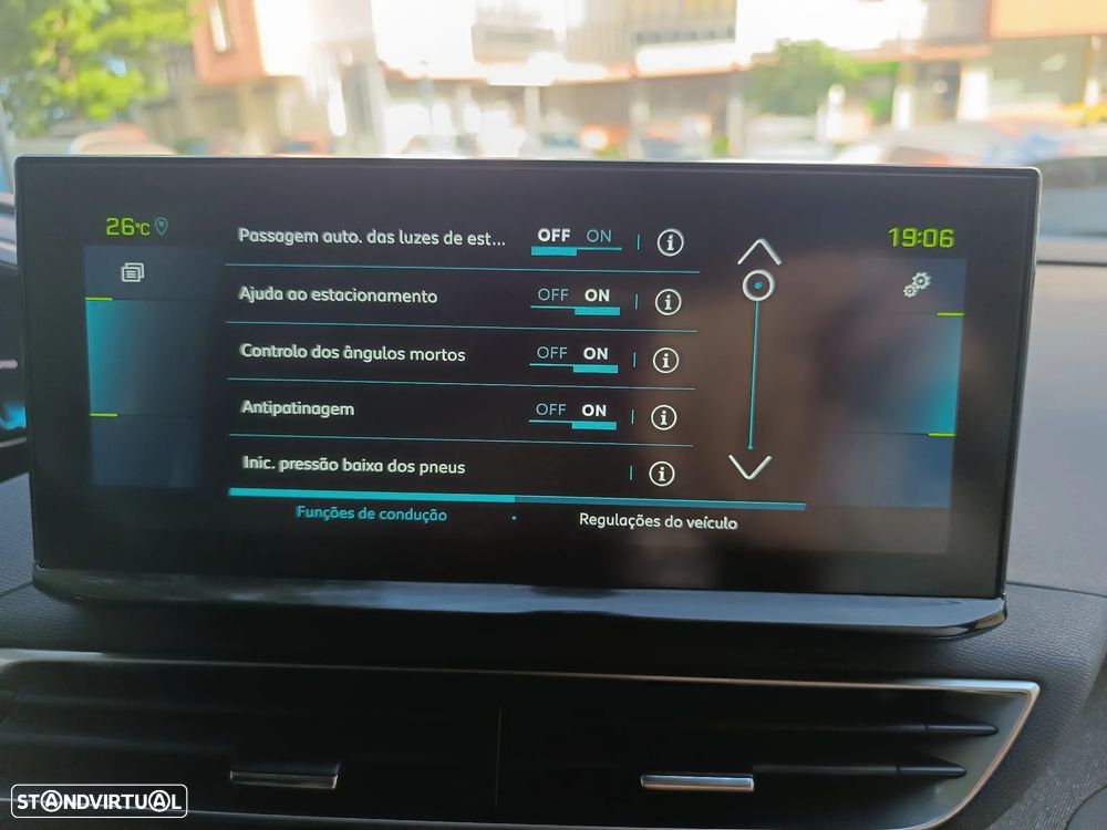 Peugeot 3008 1.6 Hybrid4 Allure Pack e-EAT8 - 44