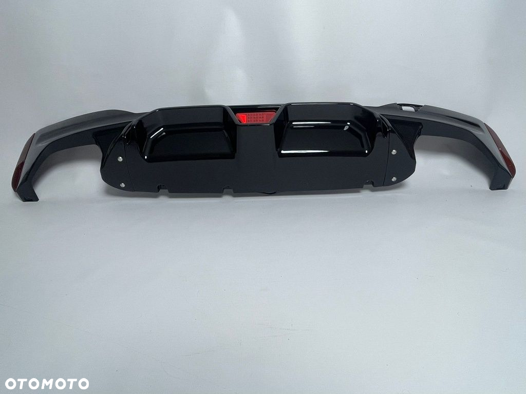 BMW G30 G31 Dyfuzor Tylnego Zderzaka Dokładka LED Lampka CS Czarny - 7