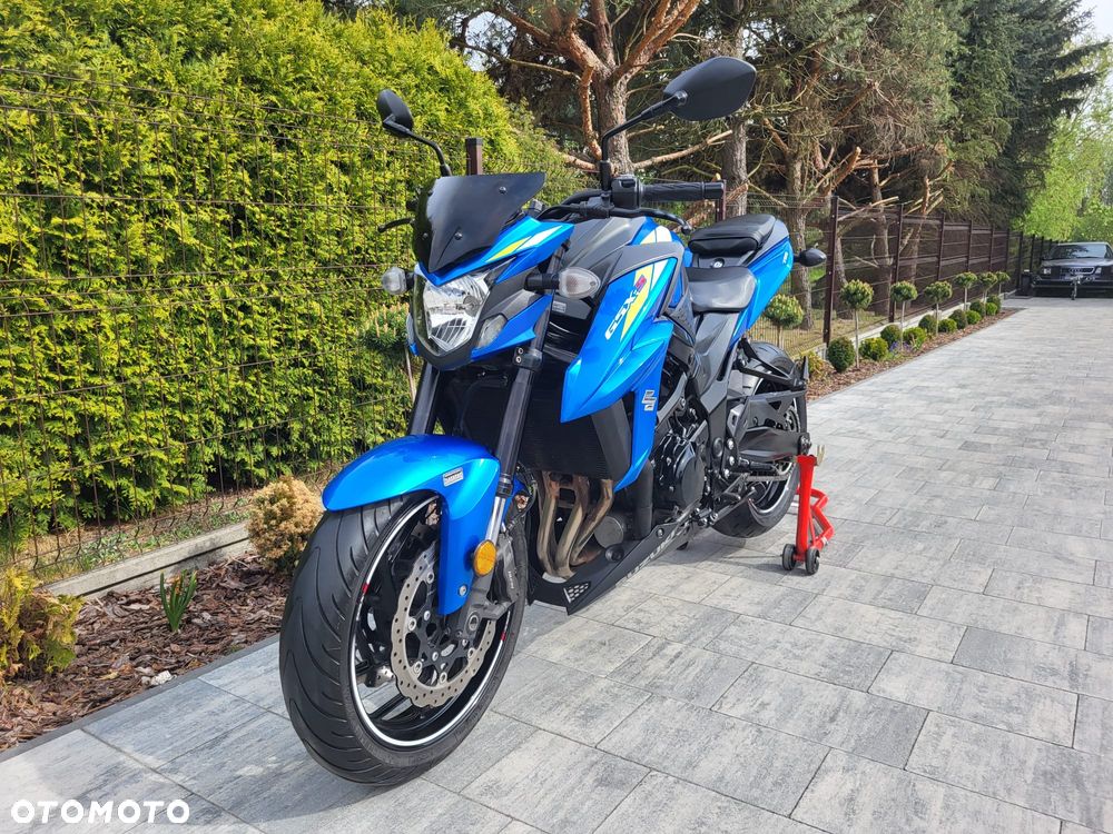Suzuki GSX - 5