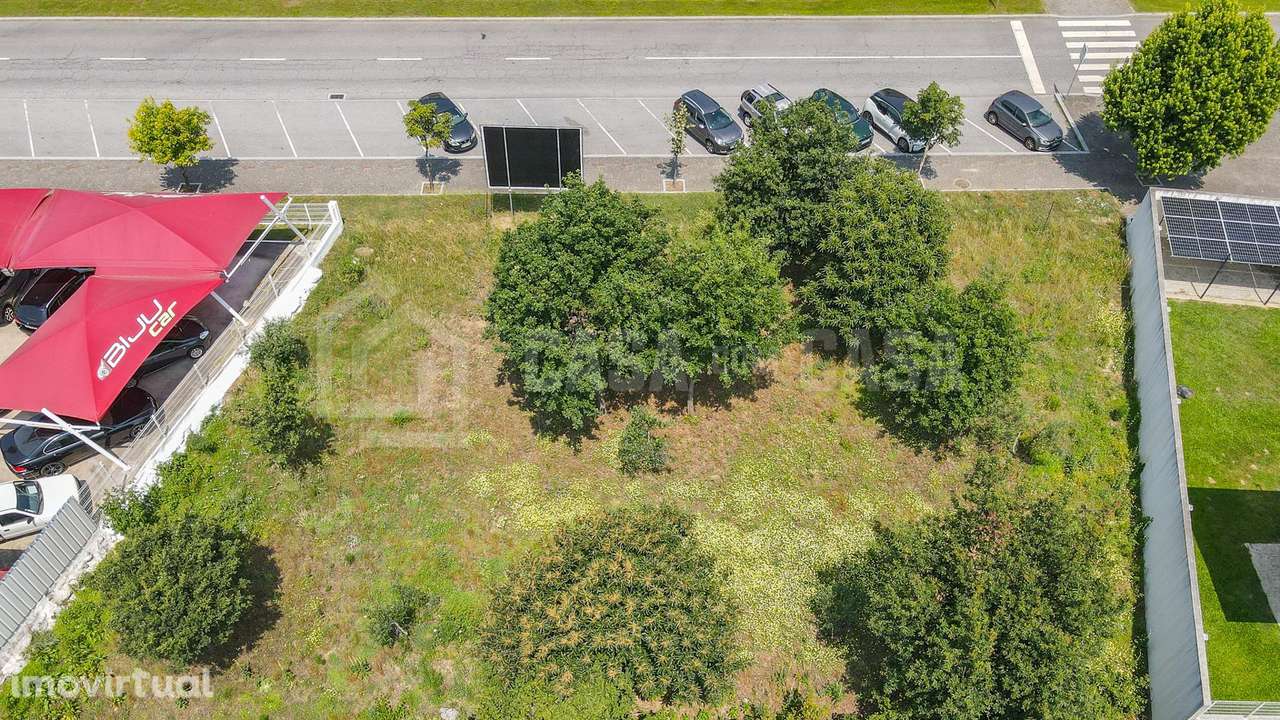 Terreno junto ao Palácio do Gelo - Grande imagem: 3/12