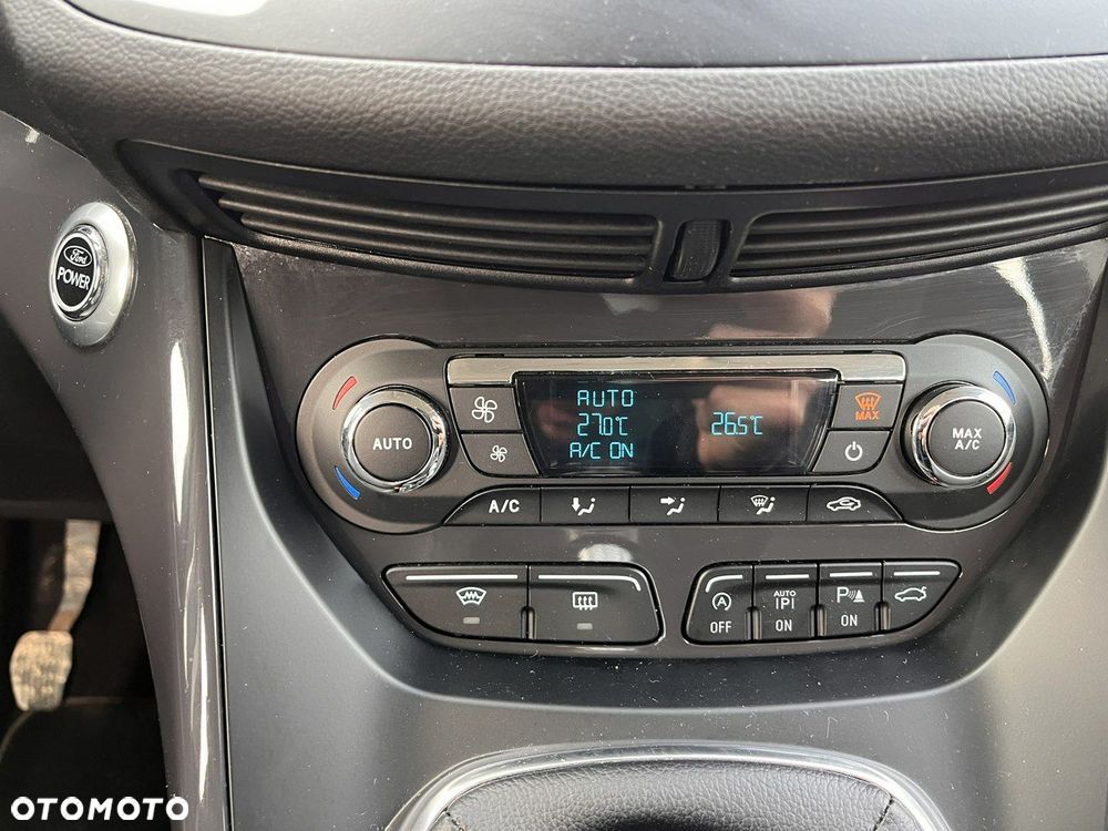 Ford Kuga 1.6 EcoBoost 2x4 Titanium - 17