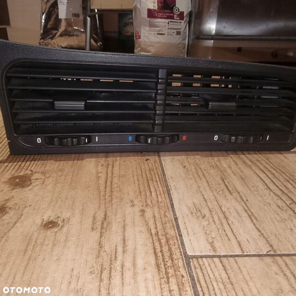 KRATKA NAWIEWU ŚRODKOWA BMW 8 E31 850 840 EU - 4