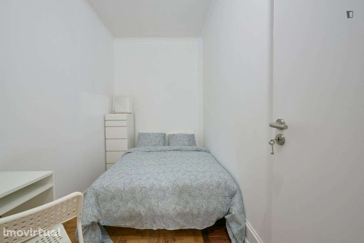 Quarto - localizado em Marquês de Pombal Lisbon - Grande imagem: 2/33