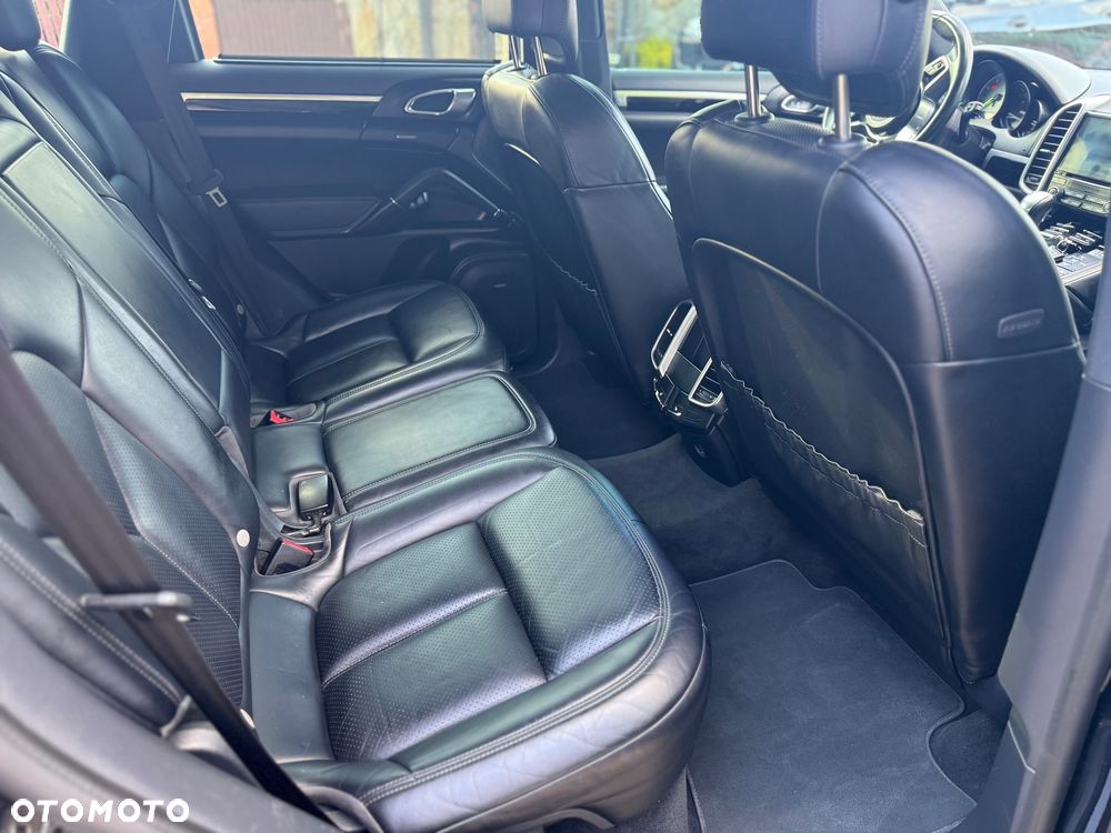Porsche Cayenne S Platinum Edition - 15