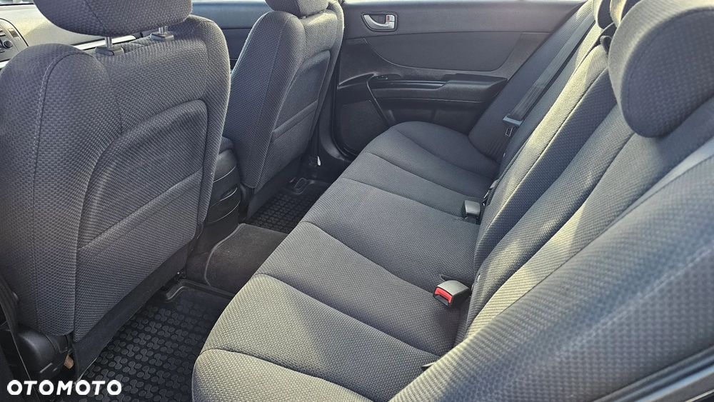 Hyundai Sonata 2.0 GL Comfort - 11