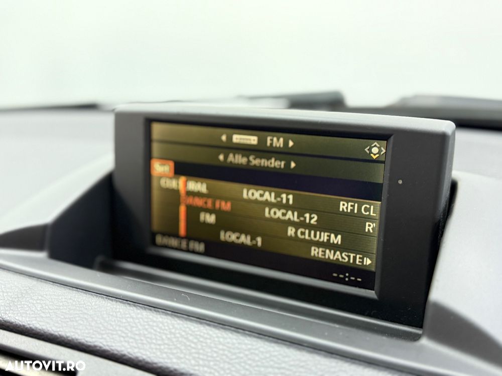 BMW Seria 1 120d DPF Edition Sport - 11