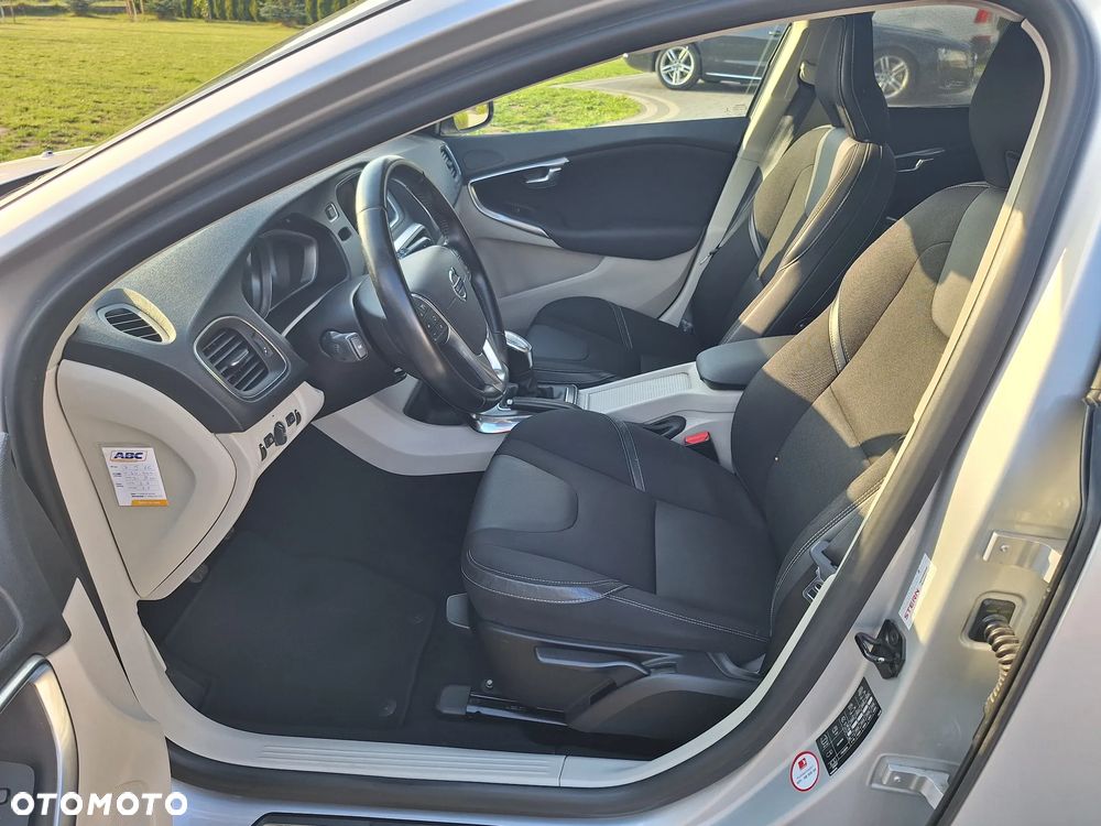 Volvo V40 D2 Momentum - 20