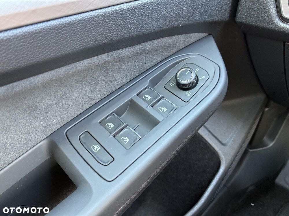 Volkswagen Golf - 23