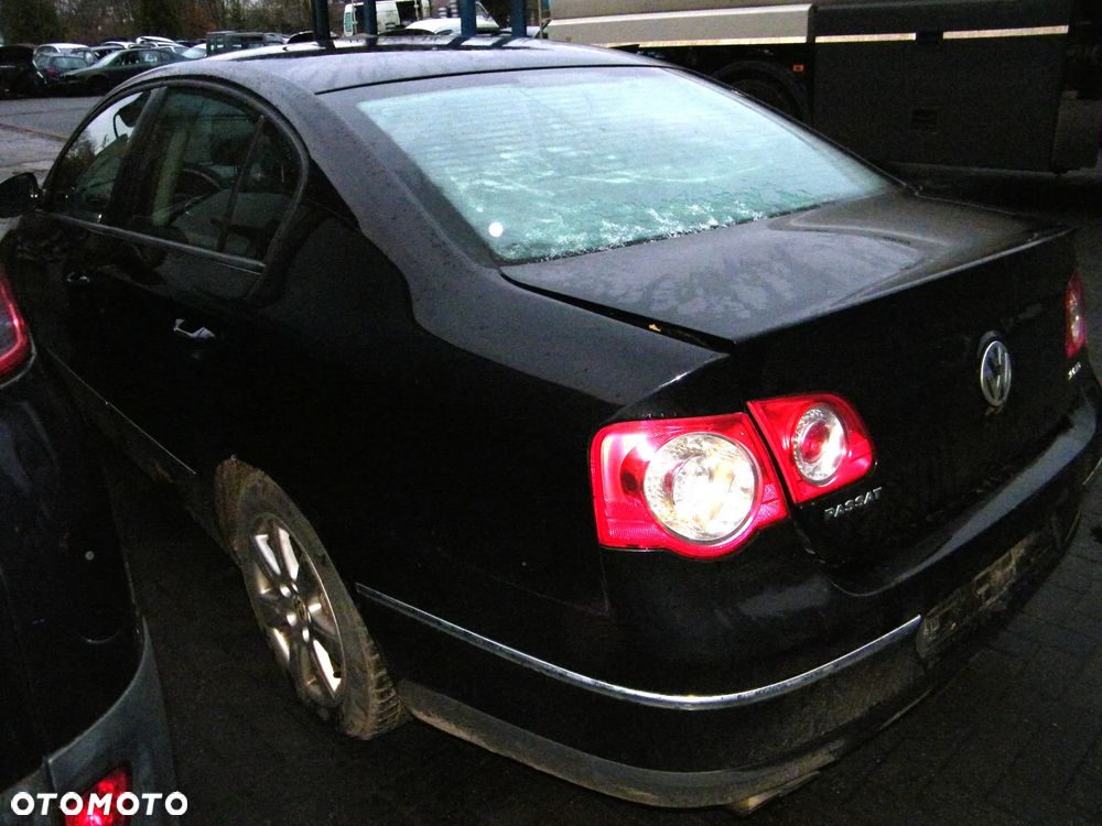 Volkswagen Passat B6 (05-10r.) 2.0 TDI 140KM. Silnik BMR Skrzynia JMA lakier LC9X.Cały na części. GWARANCJA !!!  Przód Tył Zestaw Komplet Drzwi Klapa Zderzak Błotnik Maska Grill Atrapa Szyba Pas Lampa Lusterko Boczki Fotel Kanapa Kokpit Deska Rozdzielcza Przełącznik Włącznik Sterownik Przewody Wiązka Instalacja Moduł Komputer Czujnik Listwa Pompa Alternator Wtryski Głowica Rozrusznik Kompresor Sprzęgło Dwumas Silnik Skrzynia ABS Klimatyzacji Paliwa Wspomagania Kolektor Turbina Przepustnica Zawór Chłodnica Koło Hak Belka Sanki Zawieszenie Mcpherson Półoś Amortyzator Wydech Tłumik Zacisk Most - 5