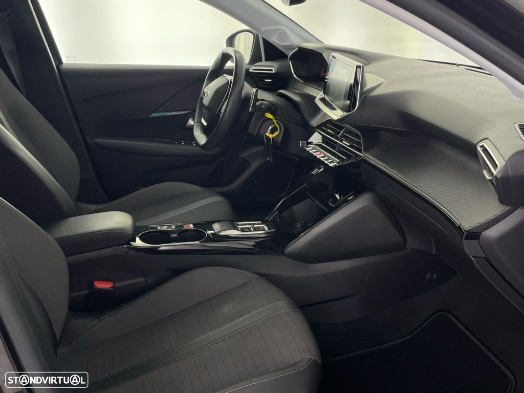 Peugeot 208 1.2 PureTech Allure EAT8 - 23