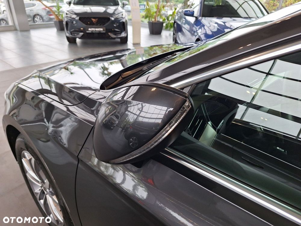 Volkswagen Passat Variant 2.0 TDI 4Mot Elegance DSG - 40