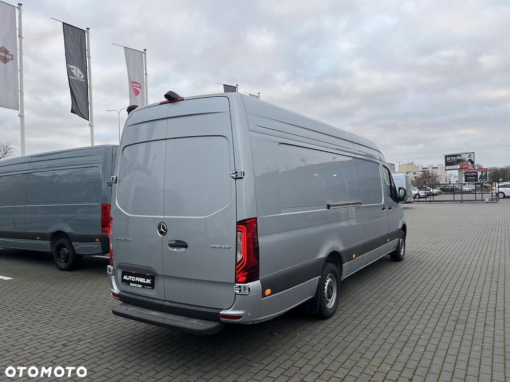 Mercedes-Benz Sprinter - 5