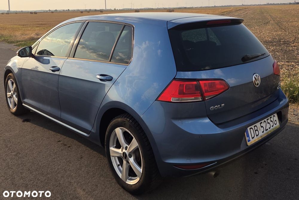 Volkswagen Golf - 5