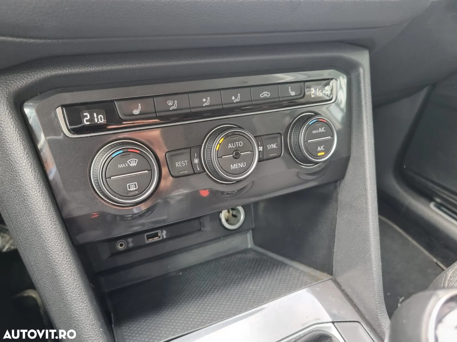 Volkswagen Tiguan 1.5 TSI ACT Comfortline - 26