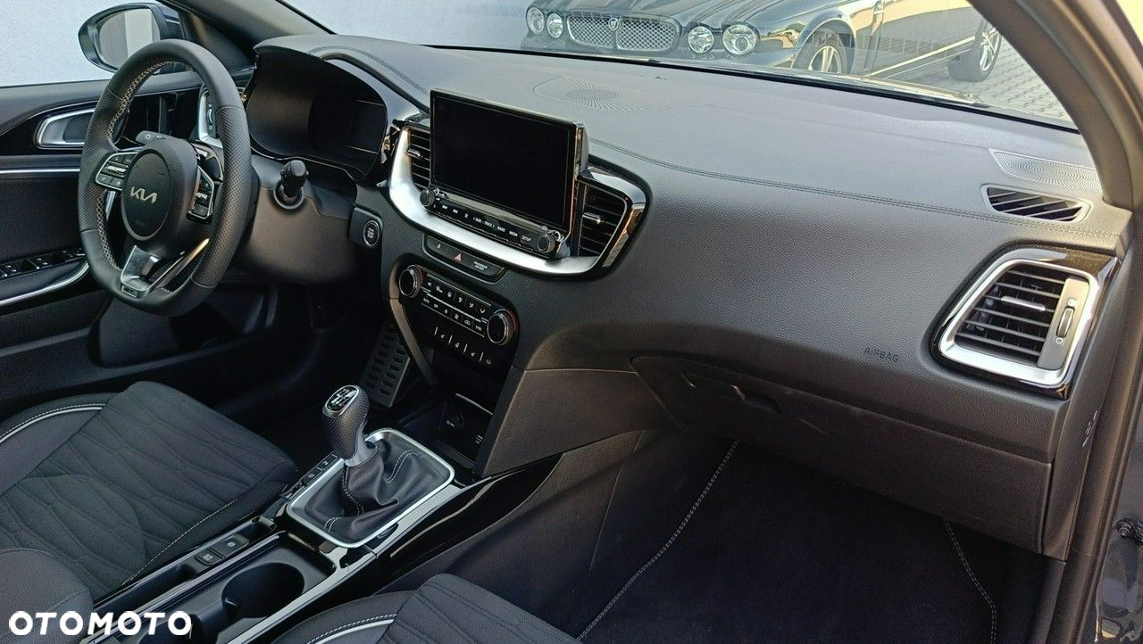 Kia ProCeed 1.5 T-GDI GT Line - 18