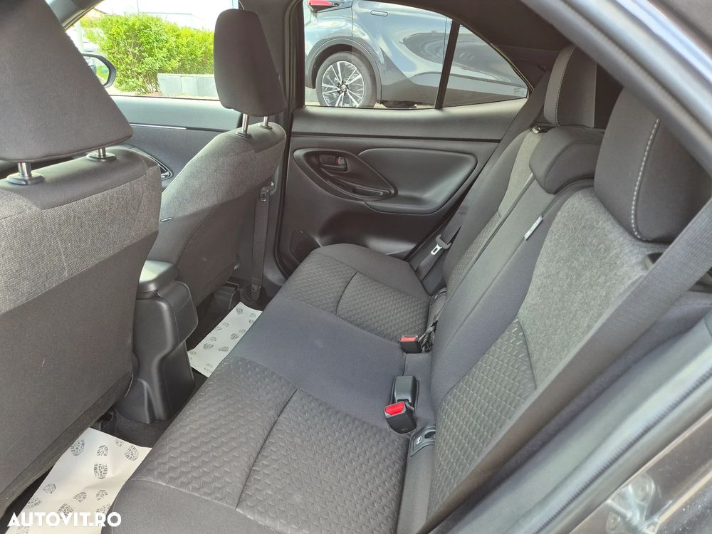 Toyota Yaris Cross 1.5 VVT-i HSD 4x2 Dynamic - 17